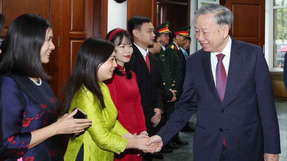 Party General Secretary To Lam visits Vietnamese Embassy in DPRK
